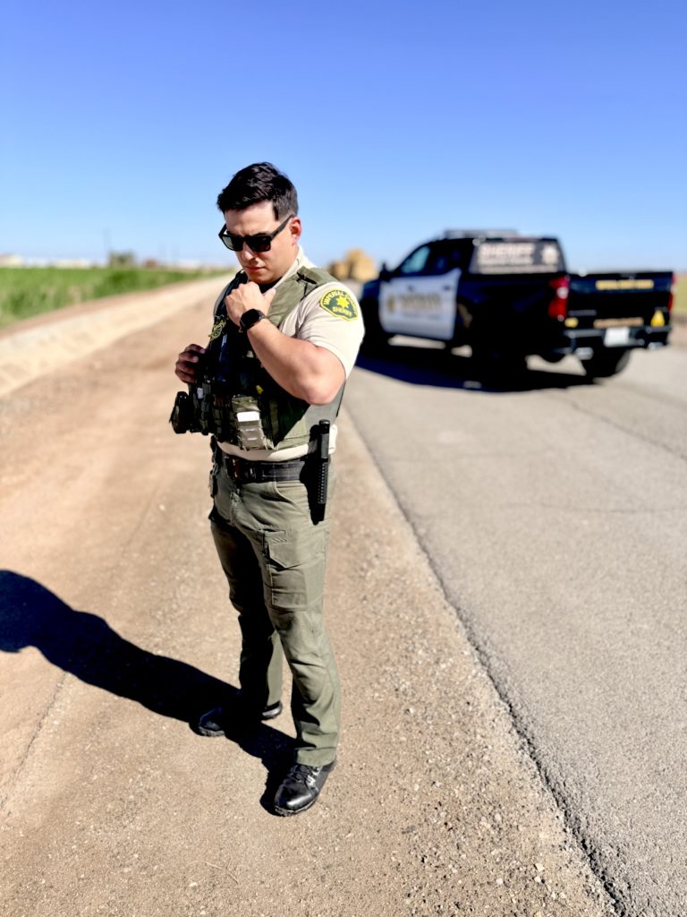 Deputy in the street.